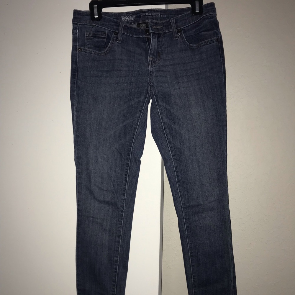 Dark blue Mossimo low rise jeans, size 4 short